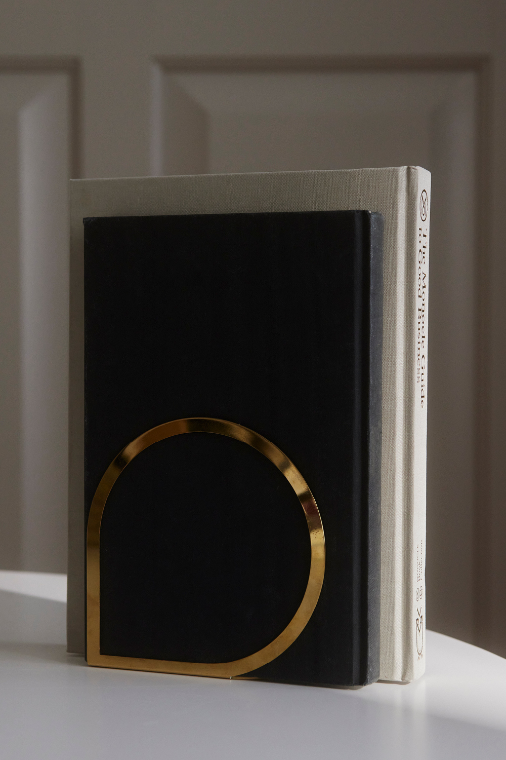 STILLA bookend STILLA bookend